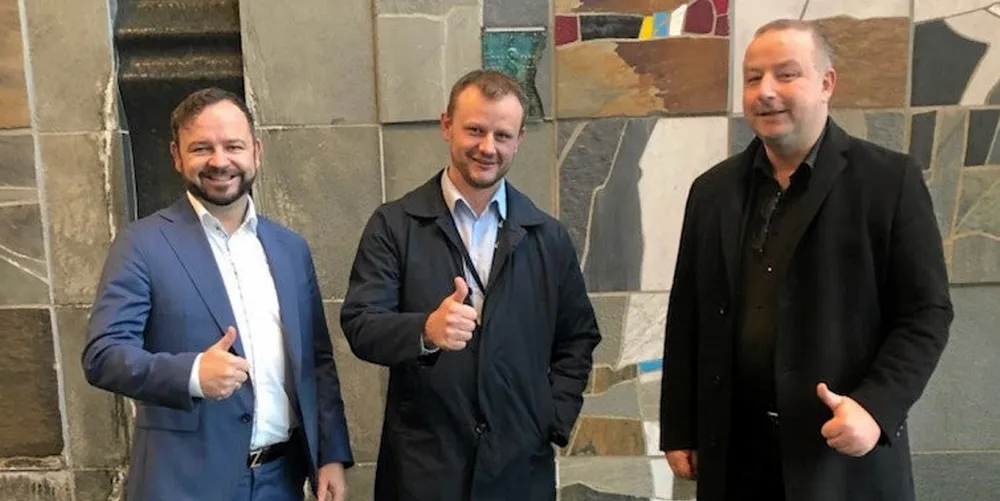 (FV )Konserndirektør Øivind Askvik i Skagerak Nett, administrerende direktør Håvard Tamburstuen i Lyse Elnett og administrerende direktør Ketil Tømmernes i BKK Nett. Nå inngår de tre nettselskapene en allianse.