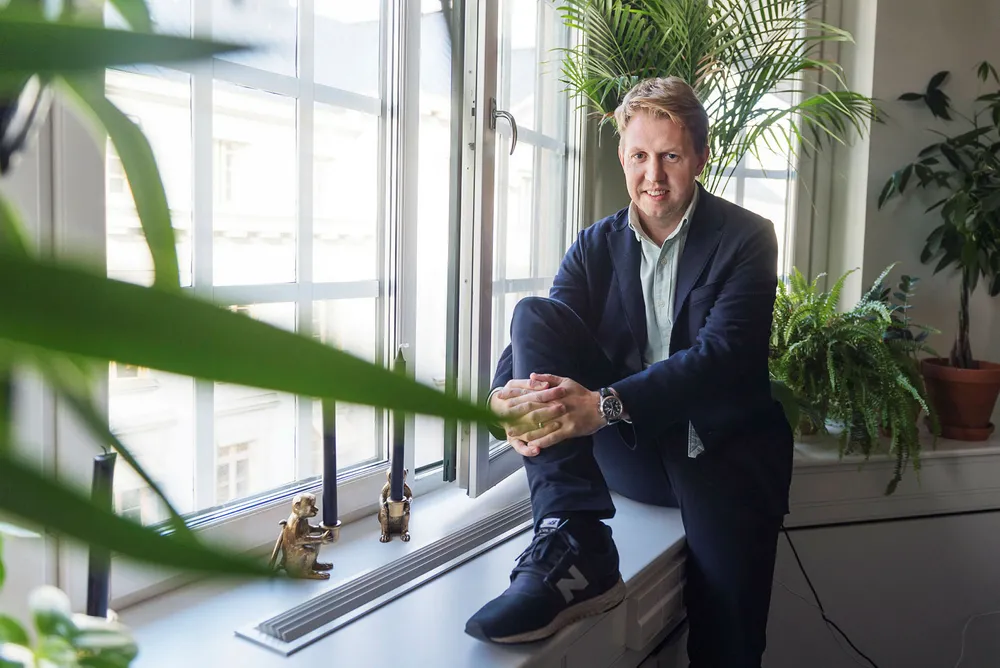 Alt fra oppstartselskaper og Finn.no til tradisjonelle banker og giganter som Facebook og Google skal nå kjempe om å levere de samme nye betalingstjenestene. Daniel Kjellén i svenske Tink.se er klar for å innta det norske markedet neste år. Foto: Stina Stjernkvist