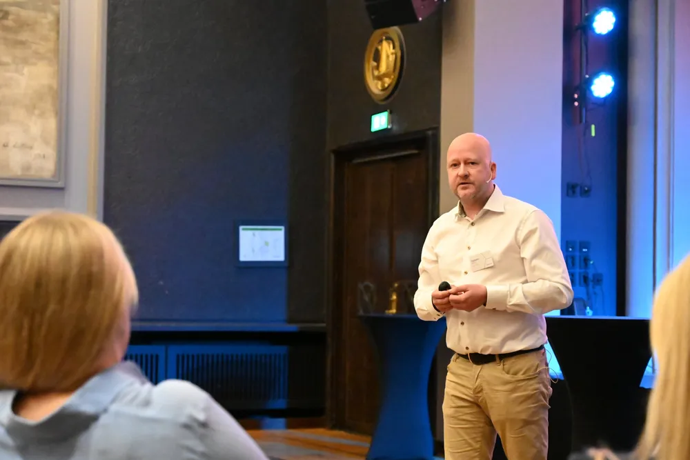 Sigbjørn Aanes, Partner og seniorrådgiver i First House gikk gjennom politiske prosessen videre for havbruksmeldingen da Thommesen, Pareto og First House inviterte til frokostseminar.