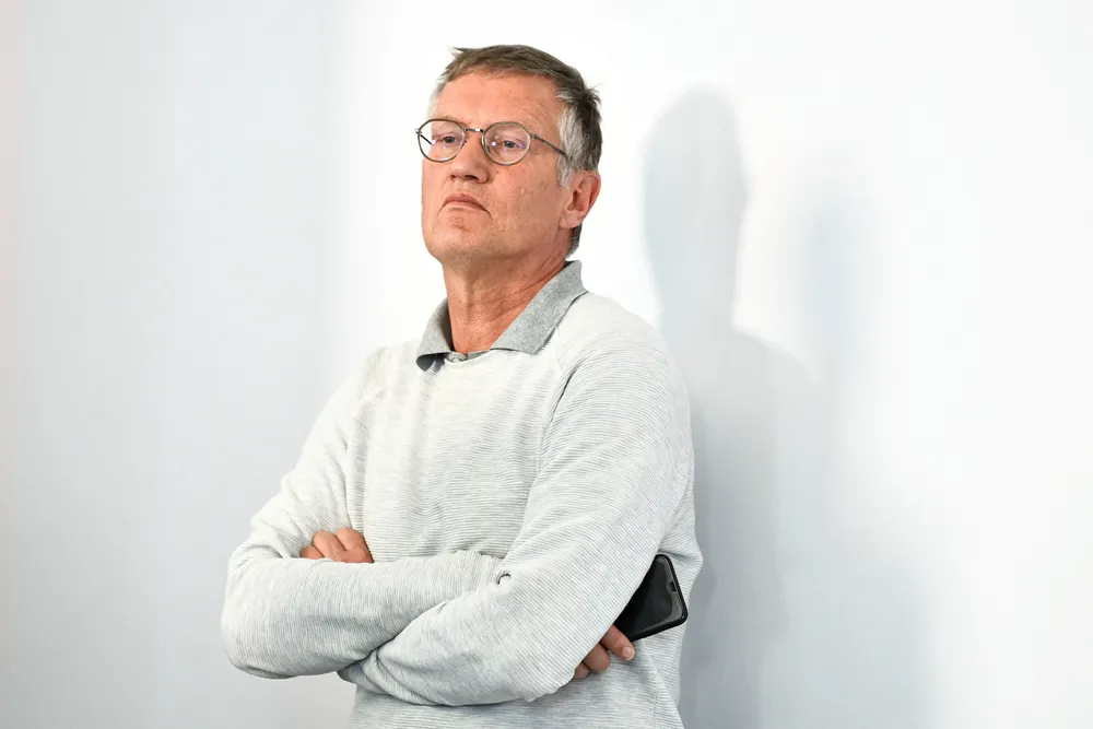 I en julekronikk i Dagens Industri skriver statsepidemiologien Anders Tegnell, mannen bak Sveriges kontroversielle koronastrategi, at han tror covid-19 har kommet for å bli.