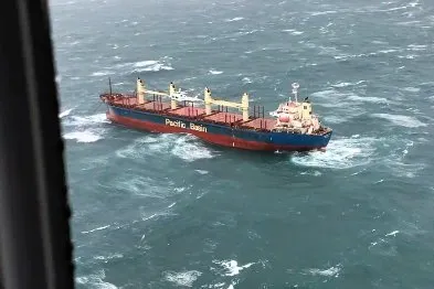 The Portland Bay went adrift off Sydney.