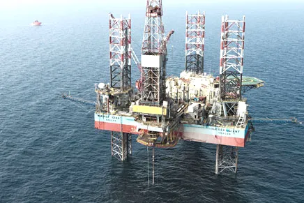 Lined up: Maersk Giant