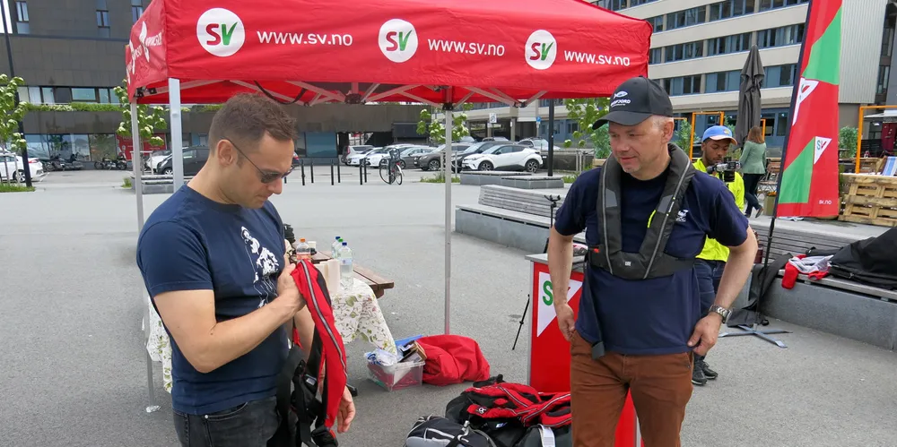 SV-Valgkamstart i Bodø. Stortingsrep Torgeir Knag Fylkesnes (t.v.) og Tom Vegar Kiil.