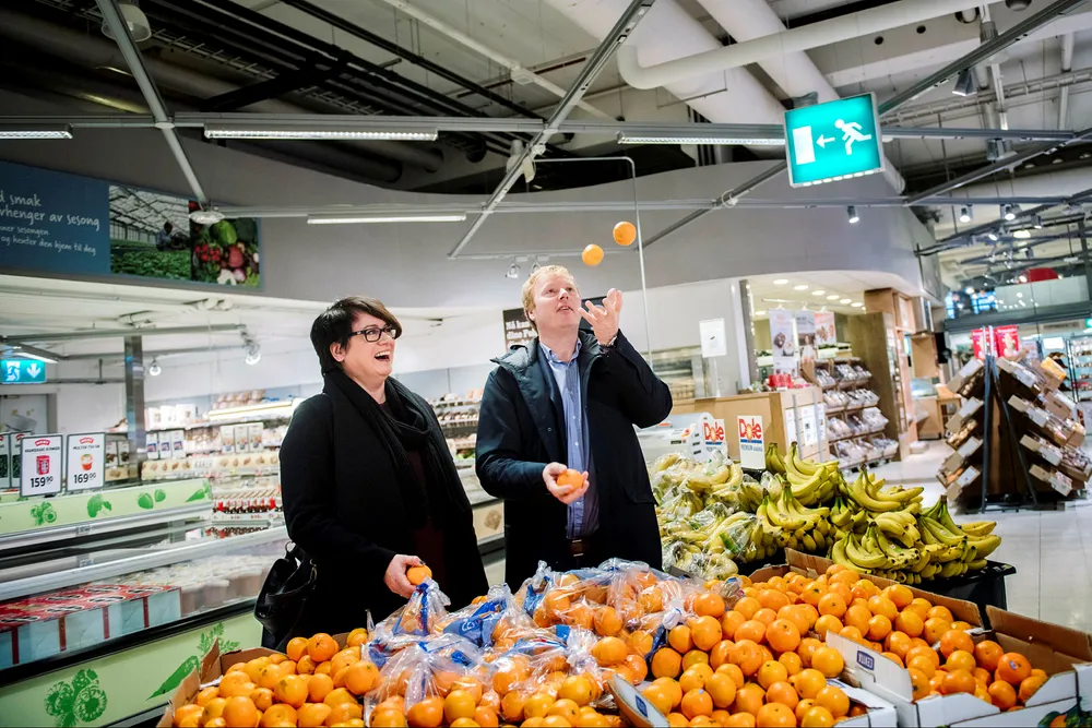 Trine Sandberg, som står bak Trines matblogg, og Meny-sjef Vegard Kjuus skal samarbeide på nett. På Trines Matblogg skal man kunne få varene til oppskriftene brakt hjem fra Menys nettbutikk.
