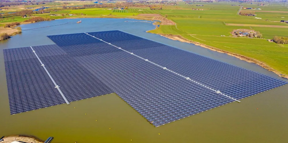 Særlig Nederland har hatt ekstremt mye solenergi de siste dagene. Nå holdes det ny strømauksjon på Nordpool fordi det ikke var noe priskryss mellom tilbud og etterspørsel lørdag klokken 16.