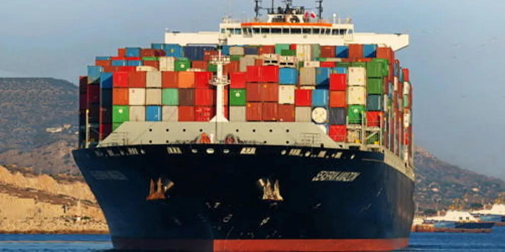 The 10,000-teu Seaspan Amazon (built 2014) and four sister ships will be retrofitted for methanol propulsion.