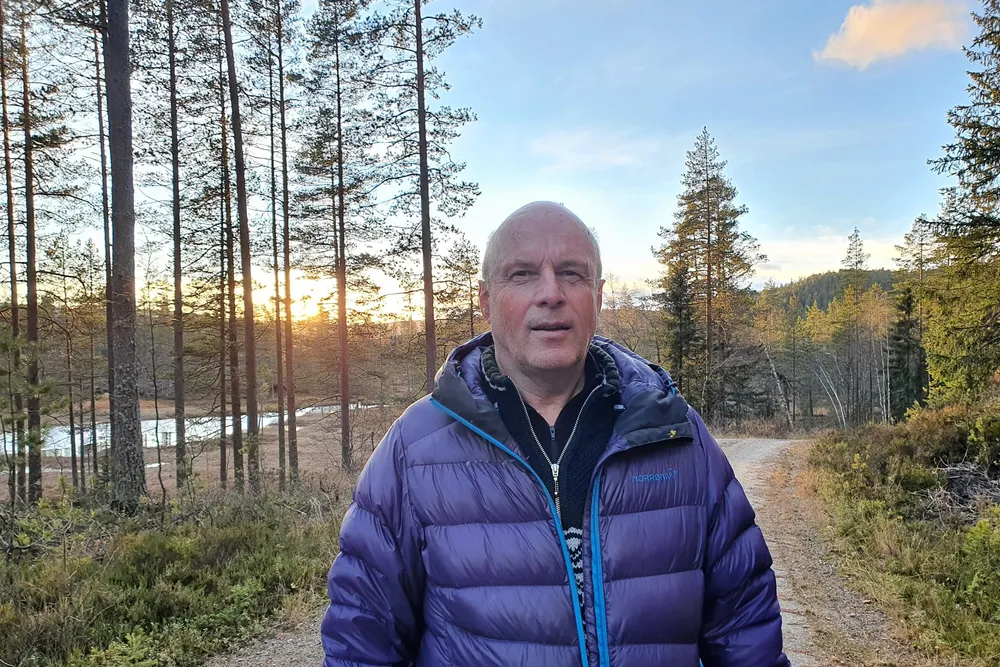 Erik Skjervagen er styreleder i Vest-Telemark Kraftlag. Nå tar han også rollen som konsernsjef, frem til ny er på plass. På toppen av det hele er han også ordfører i Fyresdal kommune.