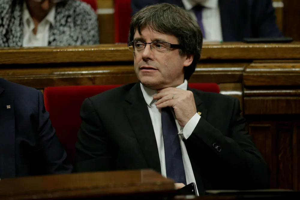 Catalonias president Carles Puigdemont før en tale han holdt i regionens folkevalgte forsamling i Barcelona i forrige uke. Foto: AP/NTB Scanpix