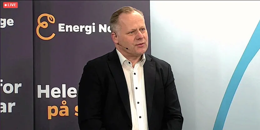 Direktør i Forbrukertilsynet, Trond Rønningen, ønsker seg sterkere sanksjonsmuligheter ovenfor strømsalg-bransjen. – Vi har foreslått at vi får rett til å ilegge overtredelsesgebyr på mangelfull varsling, sa han på Vinterkonferansen.