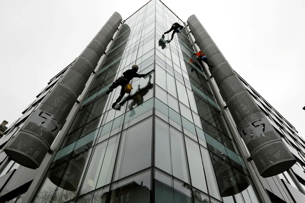Bildet viser Cambridge Analyticas lokaler i London. Foto: Peter Nicholls/Reuters