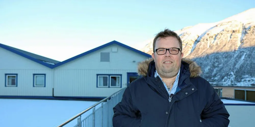 Håvard Høgstad hos Arnøy Laks.Foto: Jørn Mikael Hagen