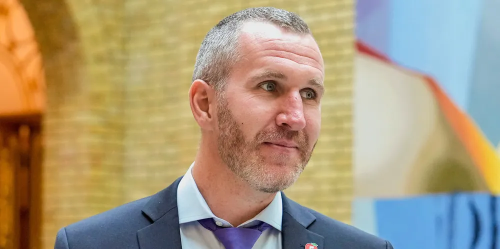 Marius Arion Nilsen (Frp) mener at Svalbard er geopolitisk viktigere enn noensinne, og at det må føres en politikk som gjenspeiler det. Frp fremmer nå forslag om å utrede kjernekraft eller gasskraft på Svalbard.