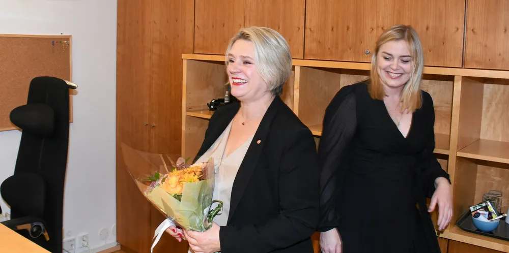 Tina Bru overlot i dag statsrådkontoret i OED til Marte Mjøs Persen.