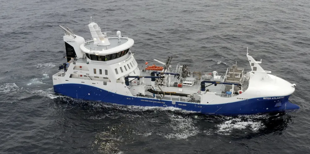 «Inter Atlantic» går direkte inn på en fast avtale for et større oppdrettsselskap i Skottland og senere til Canada.