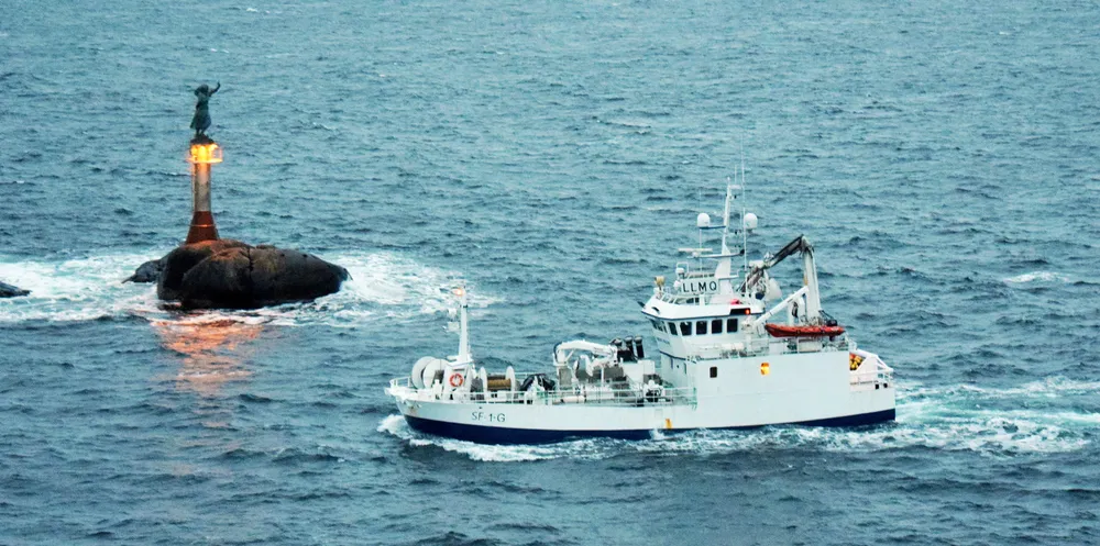 «Vibeke Helene» på vei inn til Svolvær. Båten er i dag fiskeriregistrert VL-30-AV.