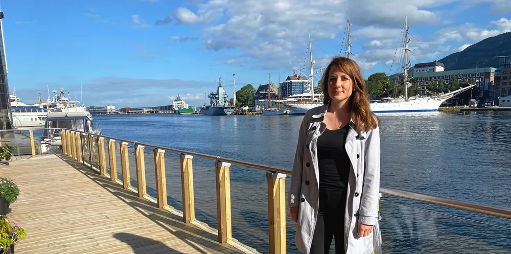 Kommunikasjonssjef i Grieg Seafood, Kristina Furnes sier selskapet trenger å sette seg inn i forslaget fra regjeringen.
