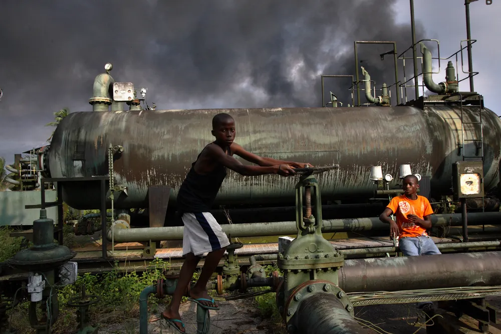 Siphoning: Nigeria sentences Fillipinos for stealing oil.