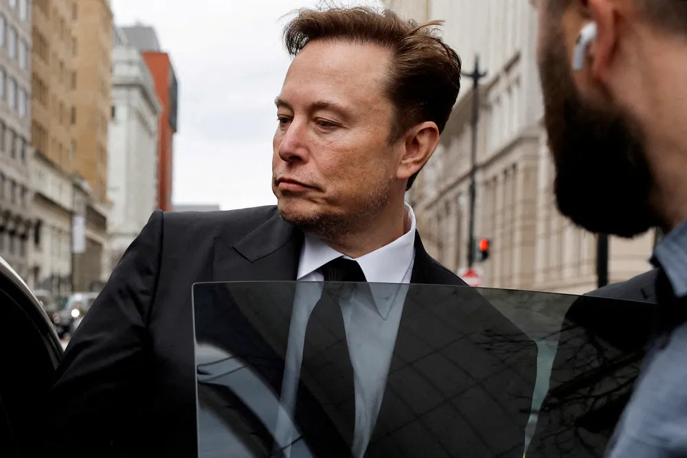 Etter at mangemilliardæren Elon Musk tok over Twitter i oktober i fjor, har han fått kraftig kritikk for hvordan han har drevet tjenesten. Nå føyer den tidligere Twitter-sjefen seg inn i rekken.