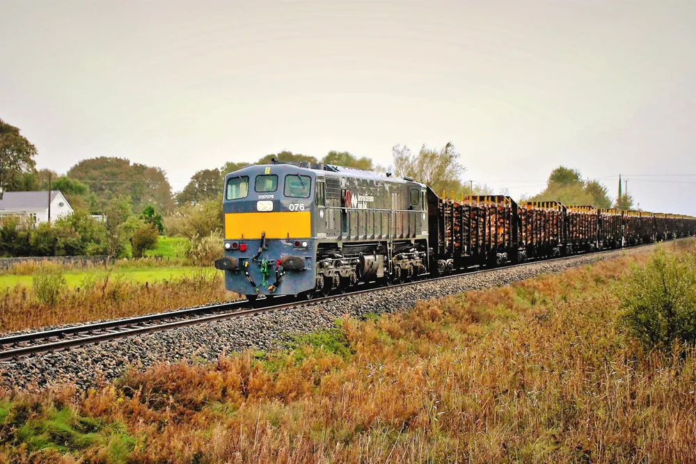 A CIE 071 Class locomotive.