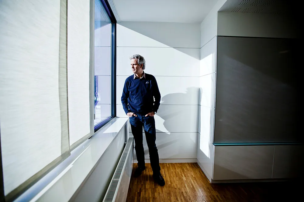 – Ingen personer må komme i situasjoner hvor de kan bli fristet til å favorisere, sier Jon Sandnes, sjef i Byggenæringens Landsforening (BNL).