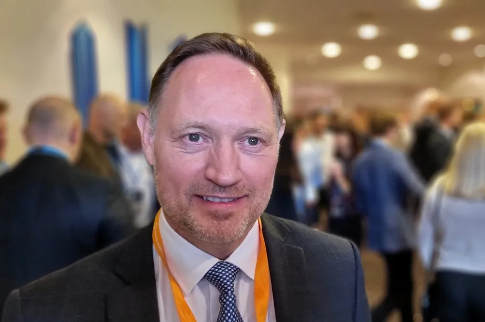 Bransjesjef Stål Heggelund tror ikke det blir færre SOV-oppdrag hos norske verft med det første. Til tross for at en av havvind-gigantene vakler for tiden.