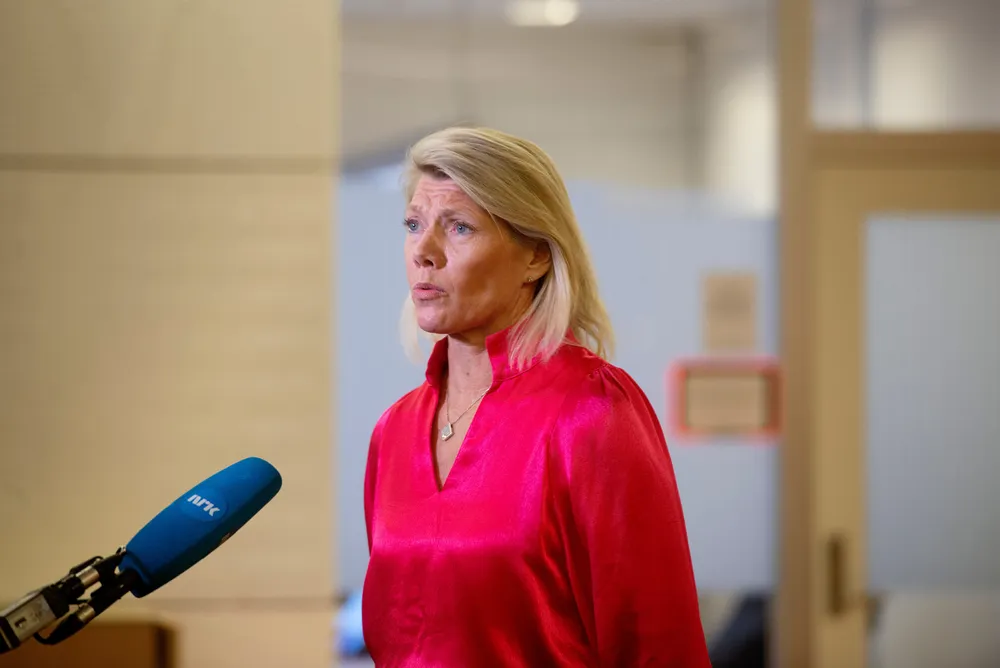 Økokrims etterforskning av DNB skal ifølge den islandske statskanalen RÚV konsentrere seg om hvorfor enkelte utbetalinger ikke ble meldt inn til norske myndigheter som mistenkelige transaksjoner da de fant sted. Bildet viser bankens toppsjef Kjerstin R. Braathen under en kvartalspresentasjon.