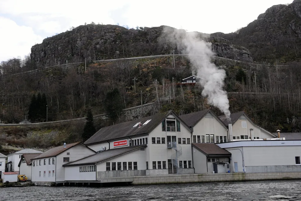 Rekefabrikken Finny Sirevaag i Åna-Sira.