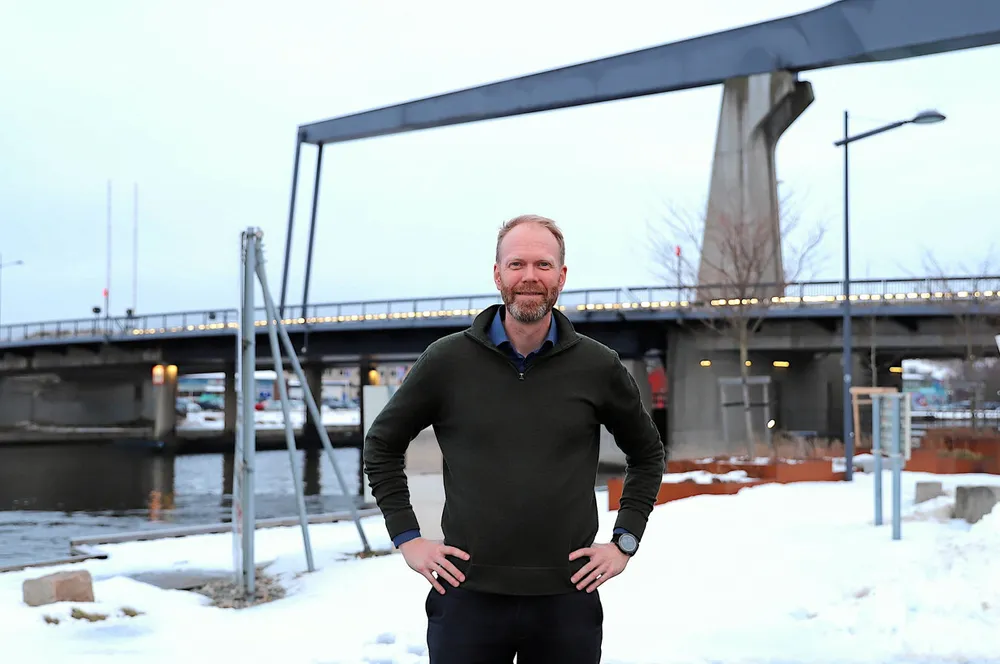 Det norske batterimarkedet er på vei opp, mener Kristian Lyngmo, salgs- og partnersjef i Capture Energy. – Flere selskaper har forespørsler ute, og en del av disse har allerede endt med anskaffelser, sier han.