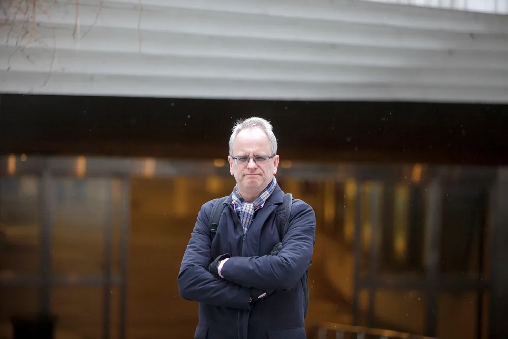 Hva slags kompetanse er det en etiker bringer inn i styrer, utvalg og råd hvor beslutninger skal fattes? Henrik Syse har vært etisk rådgiver for Ako Capital og Nicolai Tangen.
