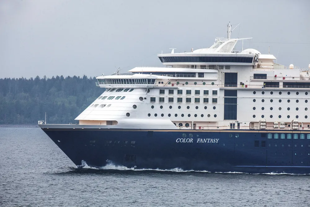Color Fantasy passerer Bastøy på vei sørover til Kiel i Tyskland. Color Lines to Kiel-ferjer Color Fantasy og Color Magic kan nå bli omregistrert til Norsk internasjonalt skipsregister (NIS). Foto: Halvard Alvik / NTB scanpix