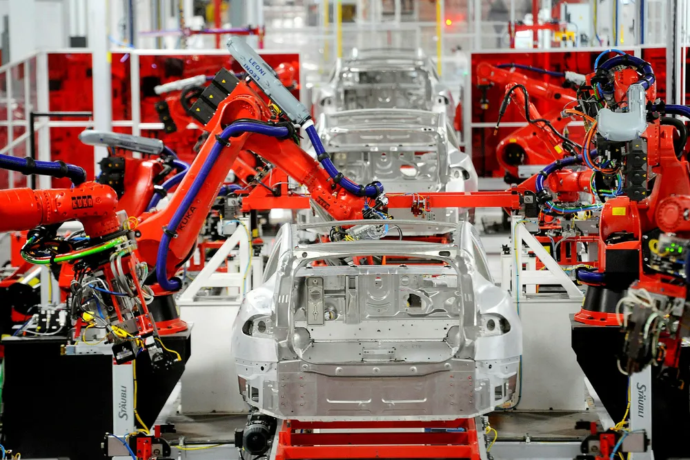 Tesla er ikke bare en billeverandør, de er i batteribransjen, infrastrukturbransjen, og mest av alt, i teknologibransjen. Foto: Noah Berger/Reuters/NTB Scanpix