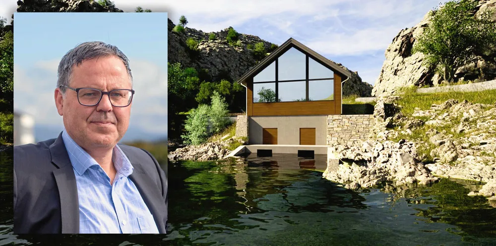 John Martin Mjånes, administrerende direktør i SKL (innfelt) er spent på om alle planene for 2024 lar seg realisere. Skromme kraftverk i bakgrunnen.