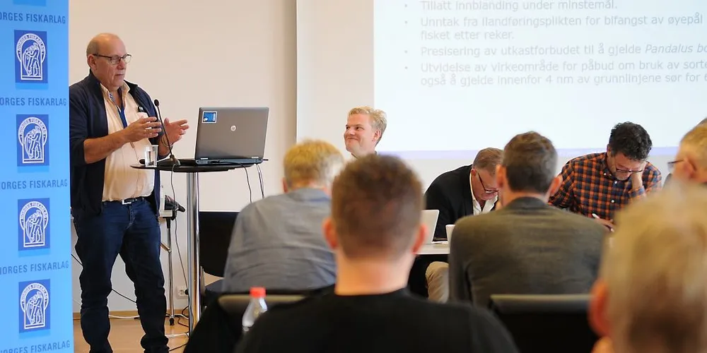 Seniorrådgiver Robert Misund på årsmøtet i Fiskerlaget Sør. Foto: Kjersti Kvile