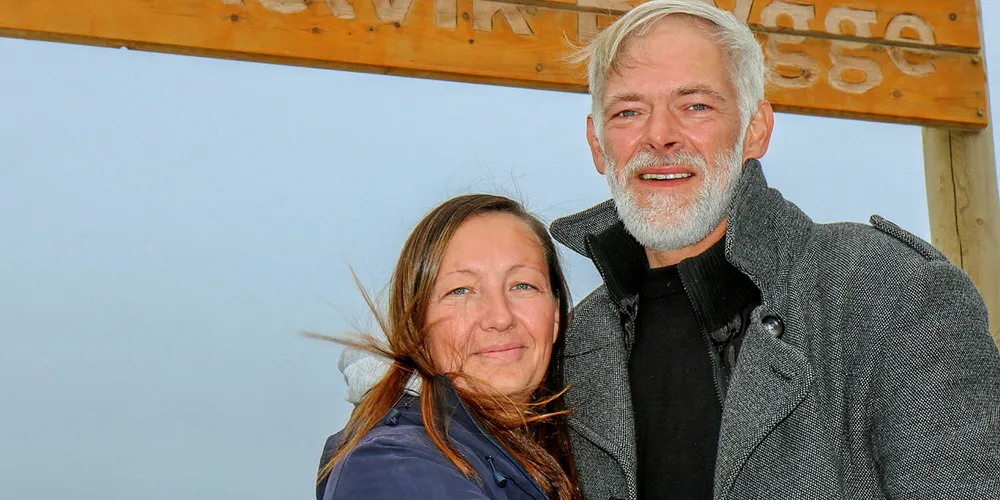FORESLO TURISTFISKESKATT: I sommer foreslo Katja og Oliver Göritz fra turistfiskebedrifta Mikkelvik brygge i Karlsøy en egen skatt for utenlandske turistfiskere. Det for å skape mer ringvirkninger til lokalsamfunnene der bedriftene holder til.