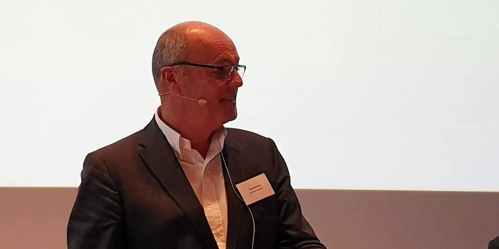 Tore Valderhaug has long, but also recent experience from various roles in finance and financial management in a number of different companies.