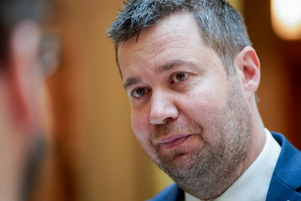 Det blir mer enn revisjon i forhandlingene om revidert, varsler Senterpartiets Geir Pollestad (Sp).