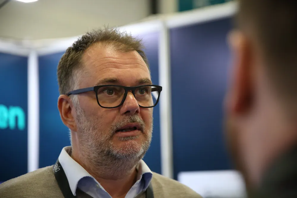 – Det er noen veldig mørke skyer over oss akkurat nå, men jeg har veldig tro på fiskerimarkedet. Det kan snu fort, sier salgsdirektør Andre Rustad i GOT Marine.