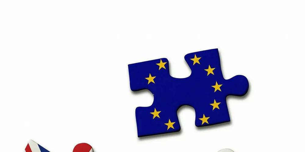USIKKERHET: Norsk sjømatnæring føler i dag på en stor usikkerhet når det gjelder brexit, en stadig gjentagende diskusjon om å si opp EØS-avtalen øker denne usikkerheten, skriver fiskeriminister Harald Tom Nesvik i denne kronikker og mener SP legger opp til et sjansespill for norsk næringsliv som kan true norske distriktsarbeidsplasser.Illustrasjon: Shutterstock