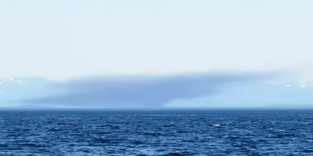 Onsdag 12. juli brant en sjark ute på Porsangerfjorden mellom Hamnholmen og Reinøya. Fisker Joakim Johansen sto 12 nautiske mil unna og så røyken fra brannen.