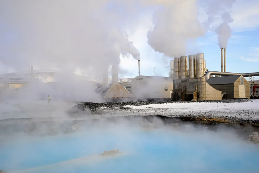 Island får det meste av sin energi fra fornybare kilder, som dette geotermiske kraftverket i Svartsengi.