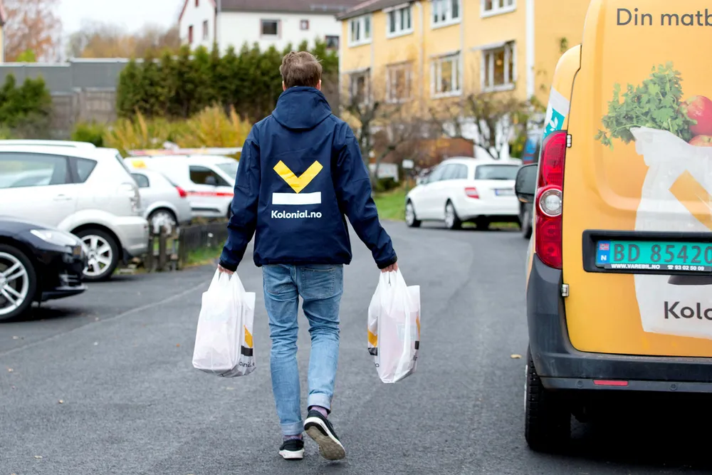 Mat kan ikke leveres over internett. Det er det virkelige problemet for alle nettbaserte matleverandører, skriver Kai A. Olsen. Her illustrert ved en leverans fra kolonial.no. Foto: Håkon Mosvold Larsen/NTB Scanpix