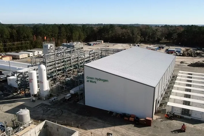 Plug Power's 15 tonnes-per-day hydrogen production and liquefaction plant in Woodbine, Georgia