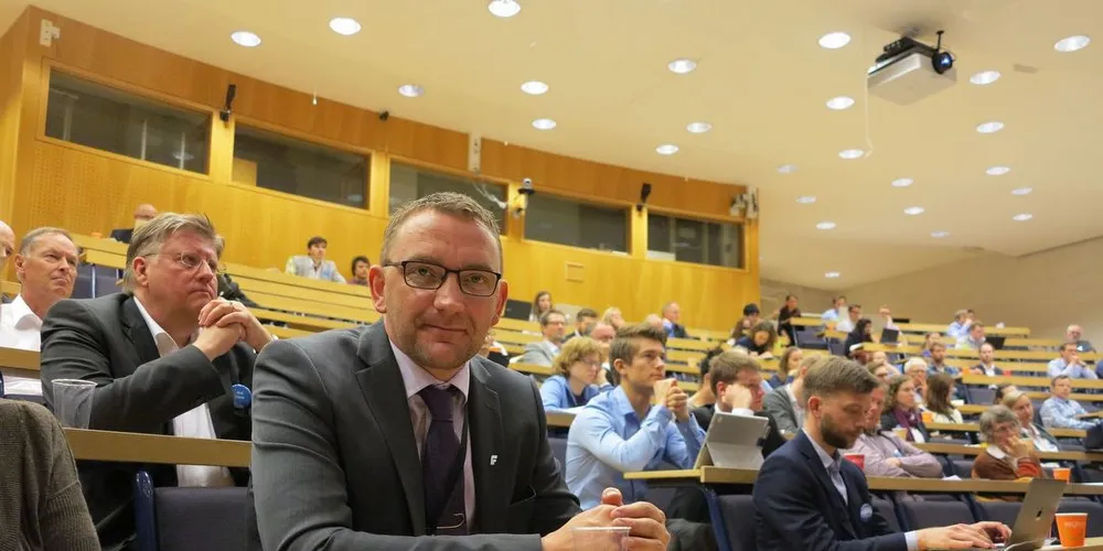 Nærings- og fiskeridepartementet har ansvar for det internasjonale kunnskapssenteret Ocean Space Centre, viste den politiske rådgiveren til fiskeriministeren, Roy Angelsen til. Foto: Nils Torsvik