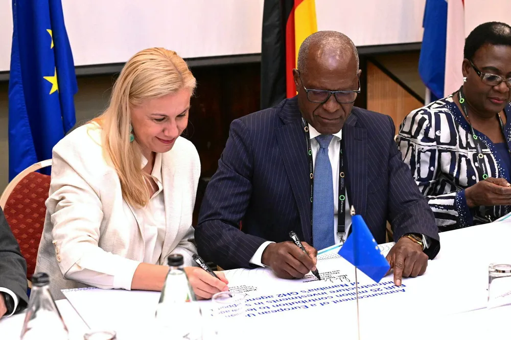 European energy commissioner Kadri Simson (left) and Namibian mines and energy minister Tom Alweendo (right) at a signing ceremony.