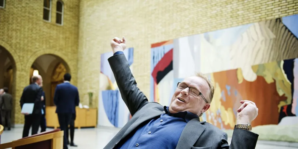 Fiskeriminister Per Sandberg (FrP) endrer ikke instruksen. Foto : Thomas Haugersveen