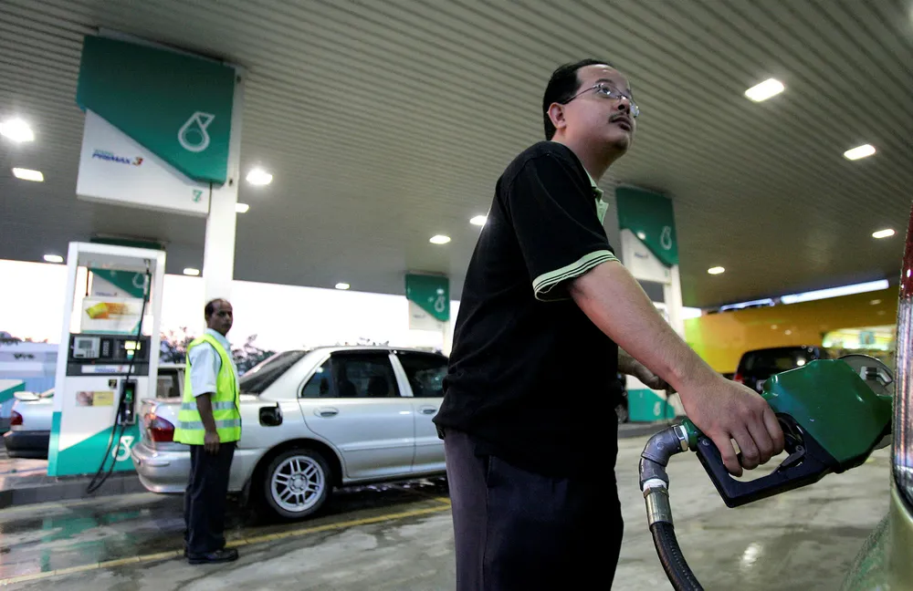 Outdated?: filling up the tank in 2008