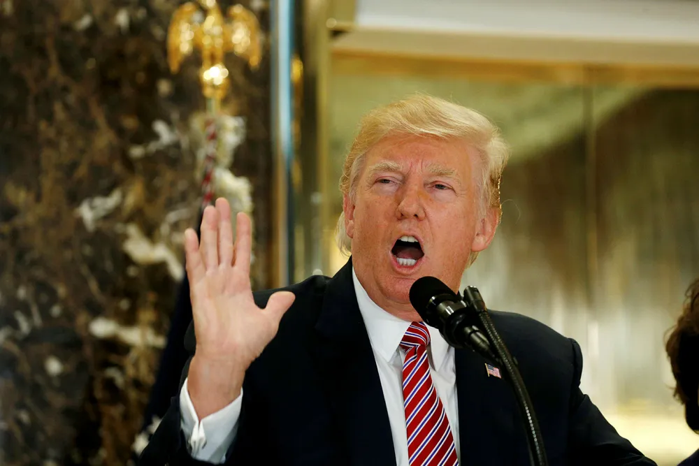 Donald Trump melder flytting fra New York.