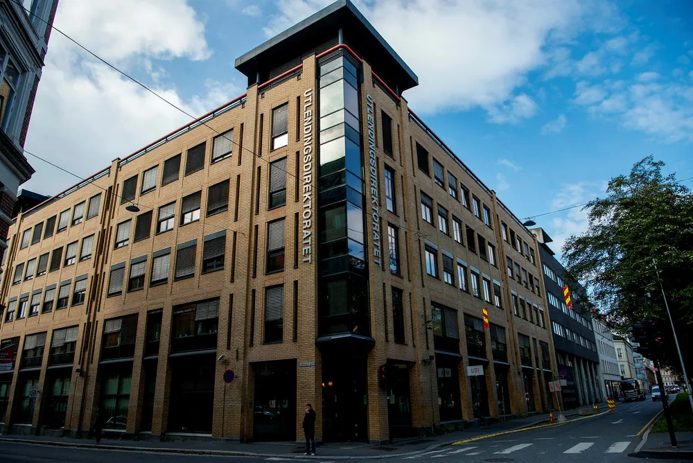 En tidligere ansatt jurist i Utlendingsdirektoratet (UDI) er siktet i det som UDI omtaler som en korrupsjonssak. Mannen avviser straffskyld.