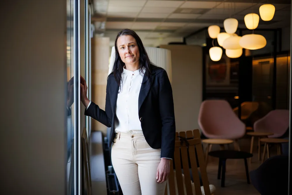 Sjef for bransjeorganisasjonen Sparebankforeningen, Therese Riiser, har alliert seg med europeiske kolleger i den pågående diskusjonen om egenkapitalbevisets fremtid.