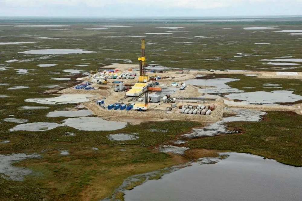 Drilling work: North Komsomolskoye oil and gas field